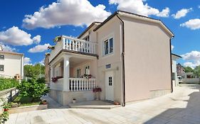 Apartments Stana 1020